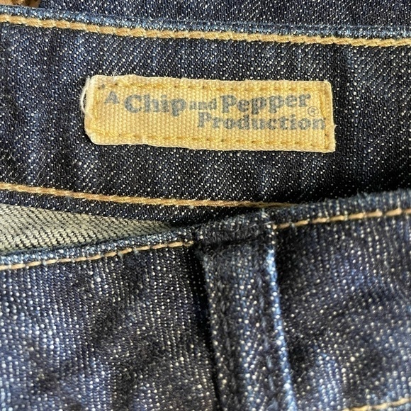 C7P size 5 mid rise knee high dark wash jean shorts - Picture 5 of 6